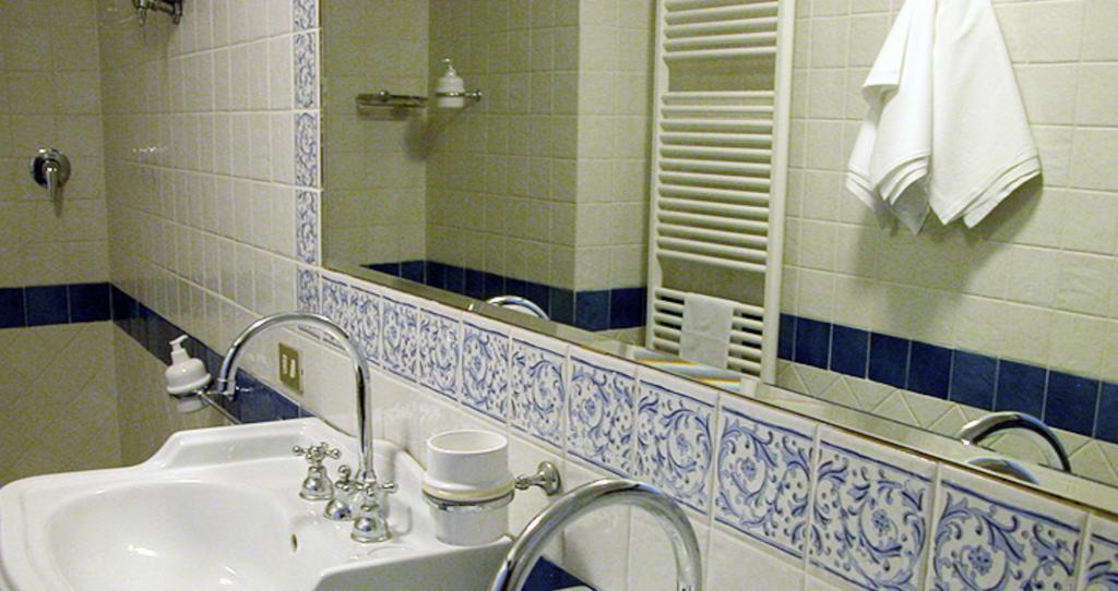 Residenza Sant'Emiliano Hotel Trevi Ruang foto